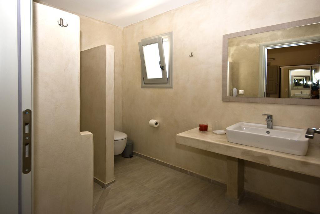 Alafouzos Studios & Apartments Kamari  Room photo