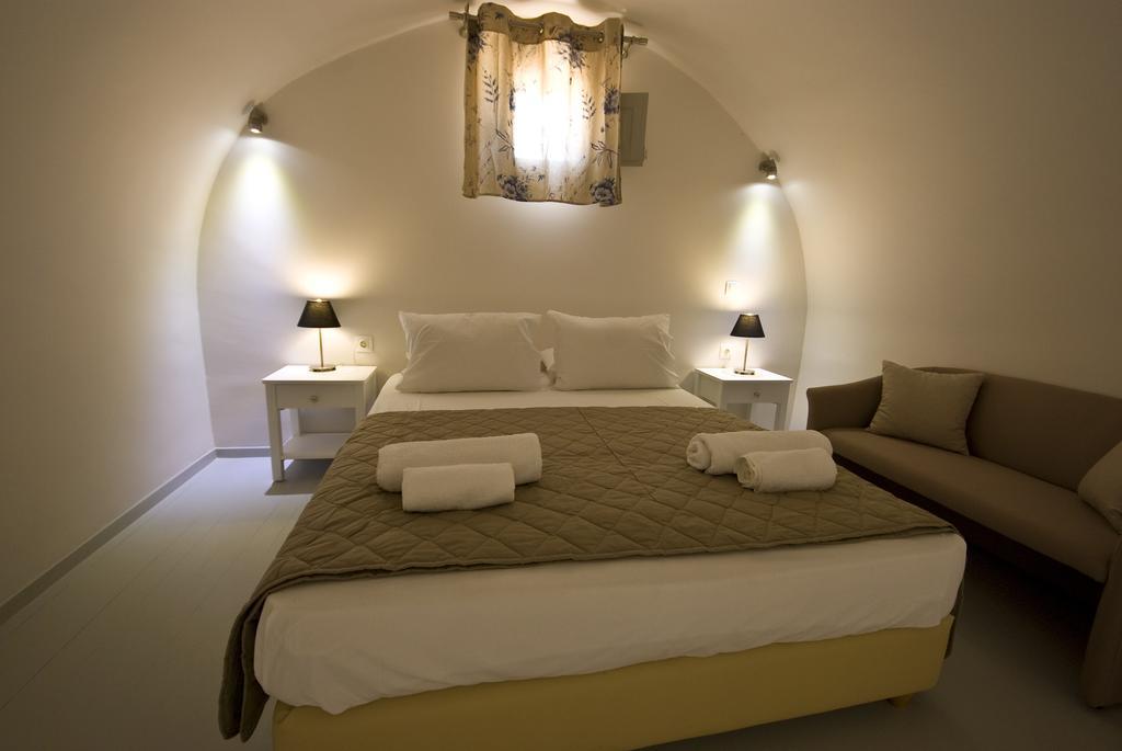 Alafouzos Studios & Apartments Kamari  Room photo